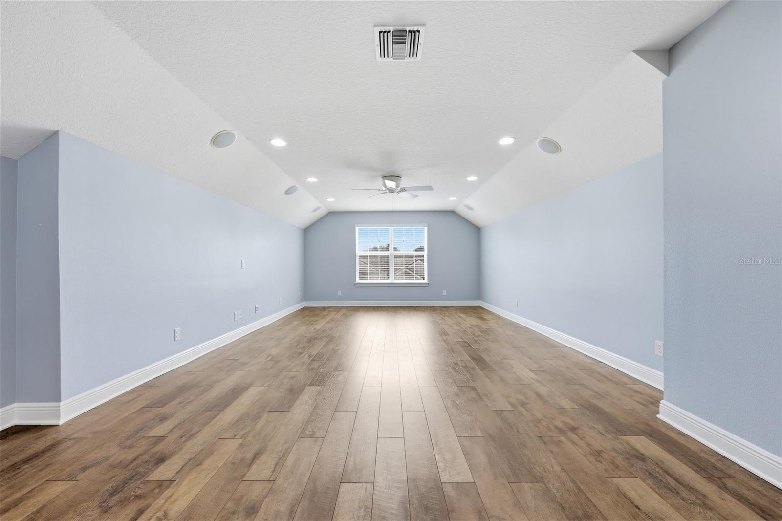 Image 32 of 55 For 10319 Lavande Drive