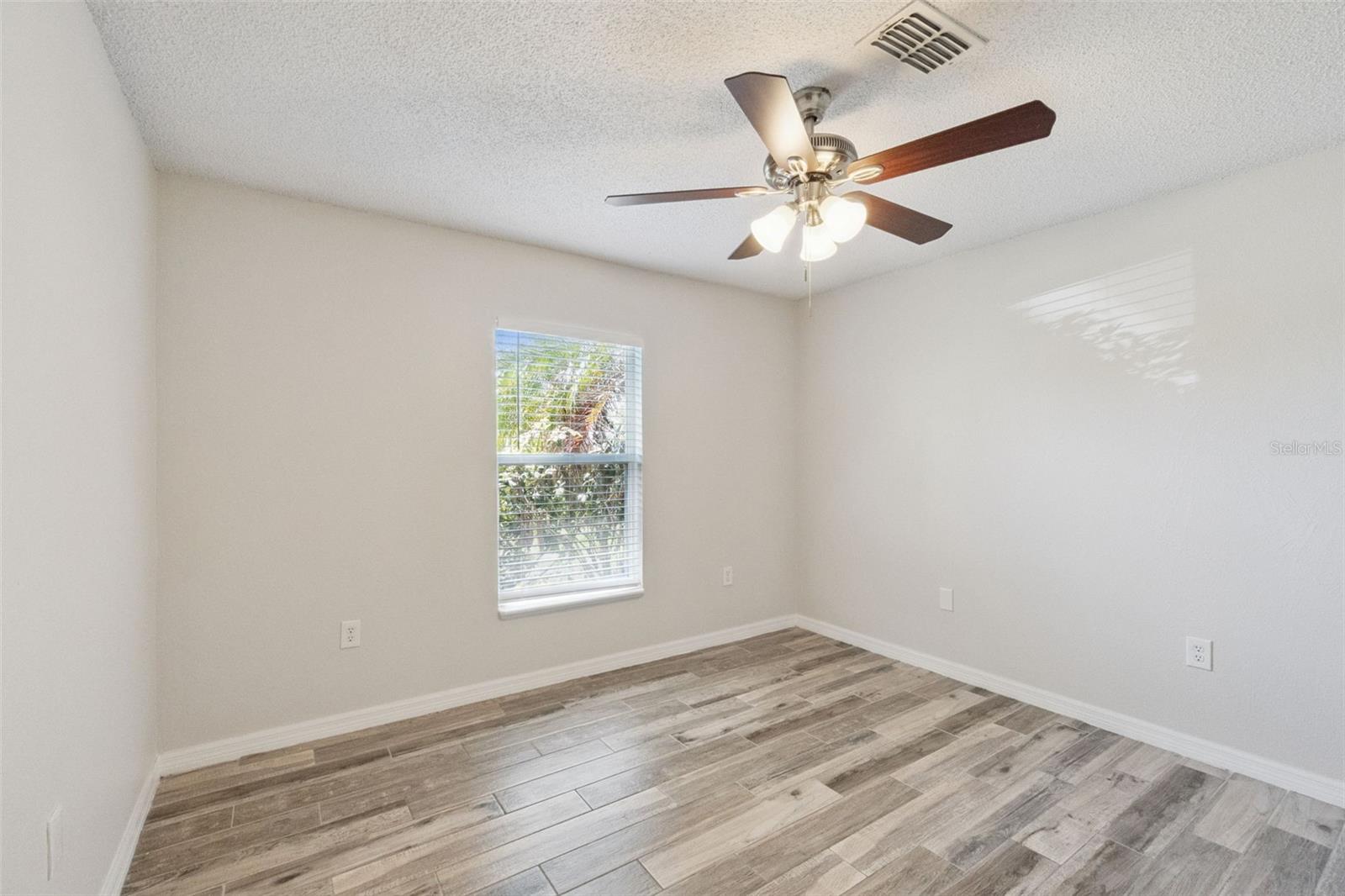 Image 13 of 32 For 560 Brown Bear Way
