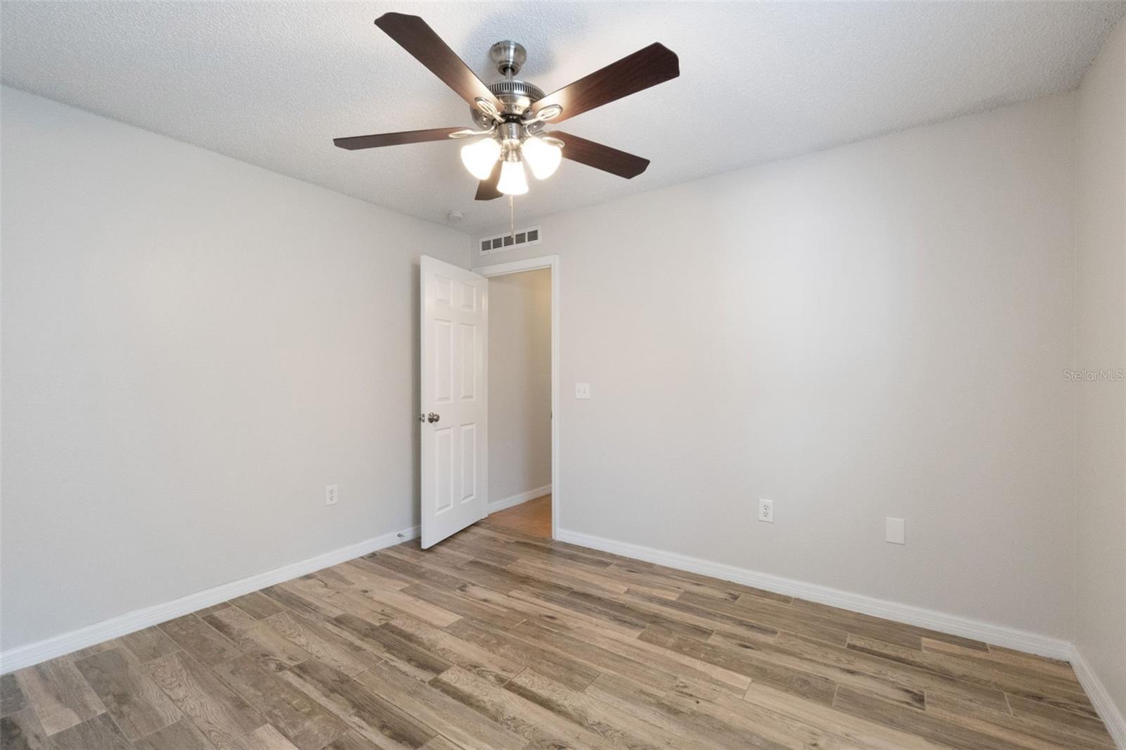 Image 17 of 32 For 560 Brown Bear Way