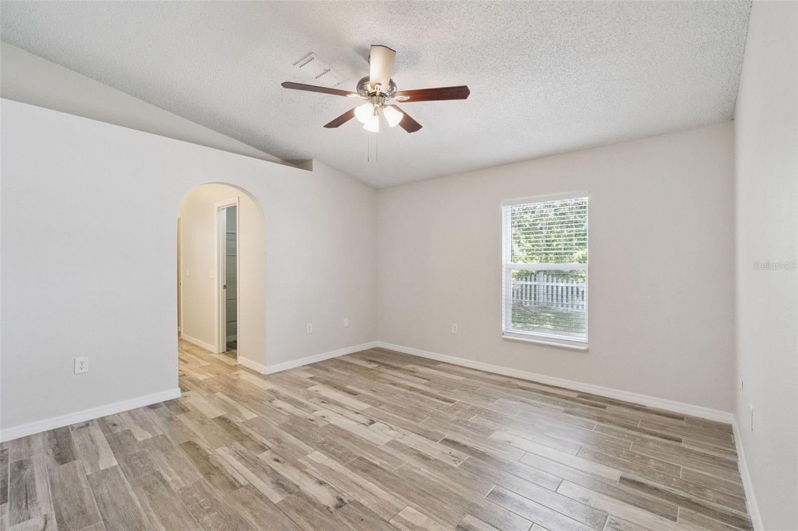 Image 18 of 32 For 560 Brown Bear Way