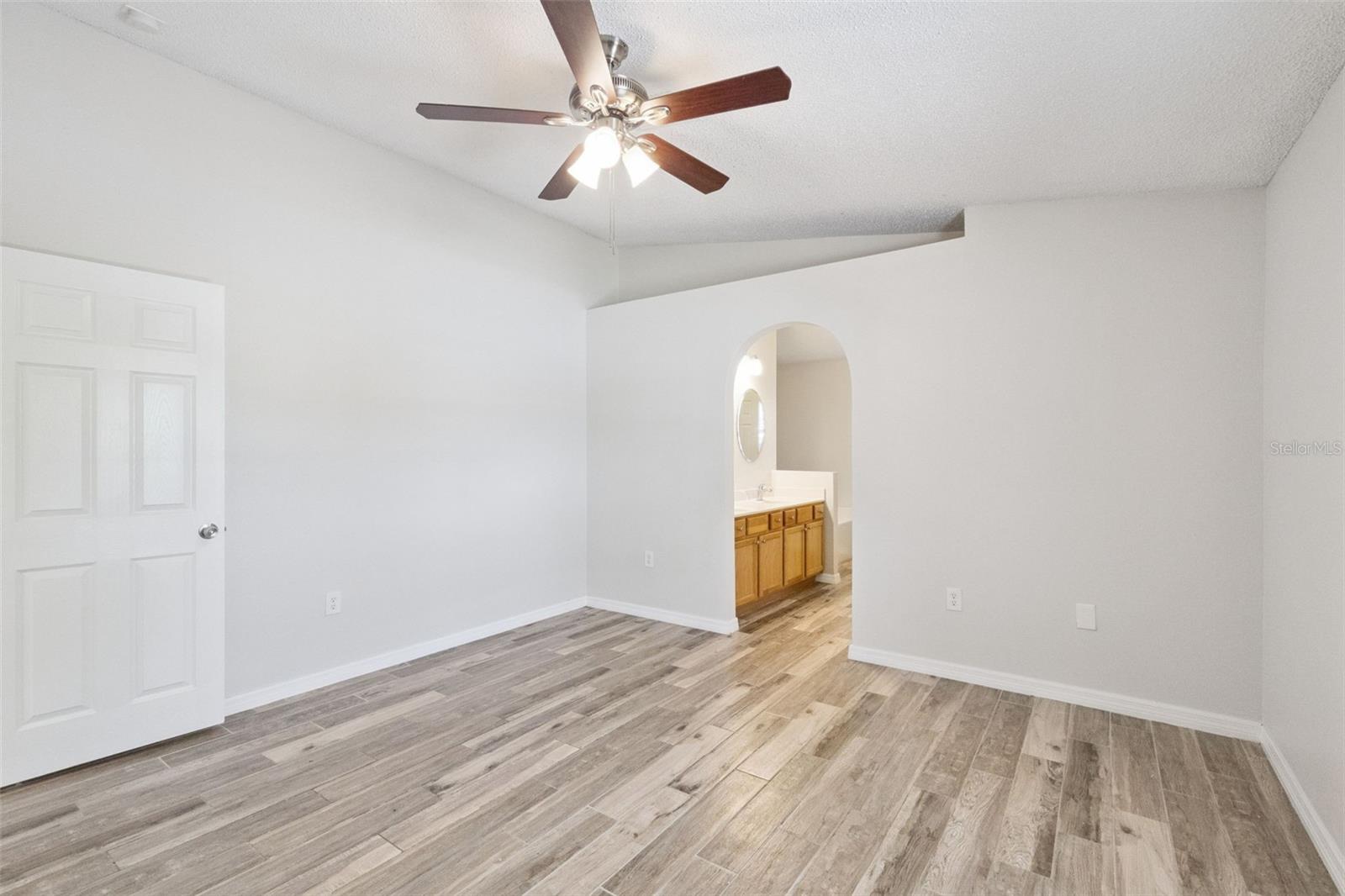 Image 19 of 32 For 560 Brown Bear Way