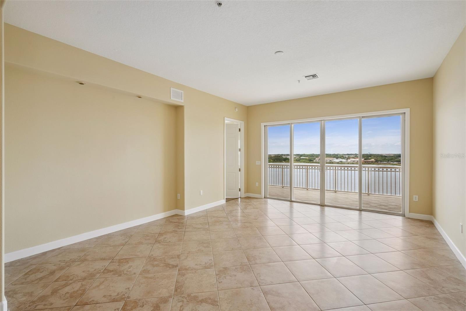 Listing photo id 20 for 8743 The Esplanade  34