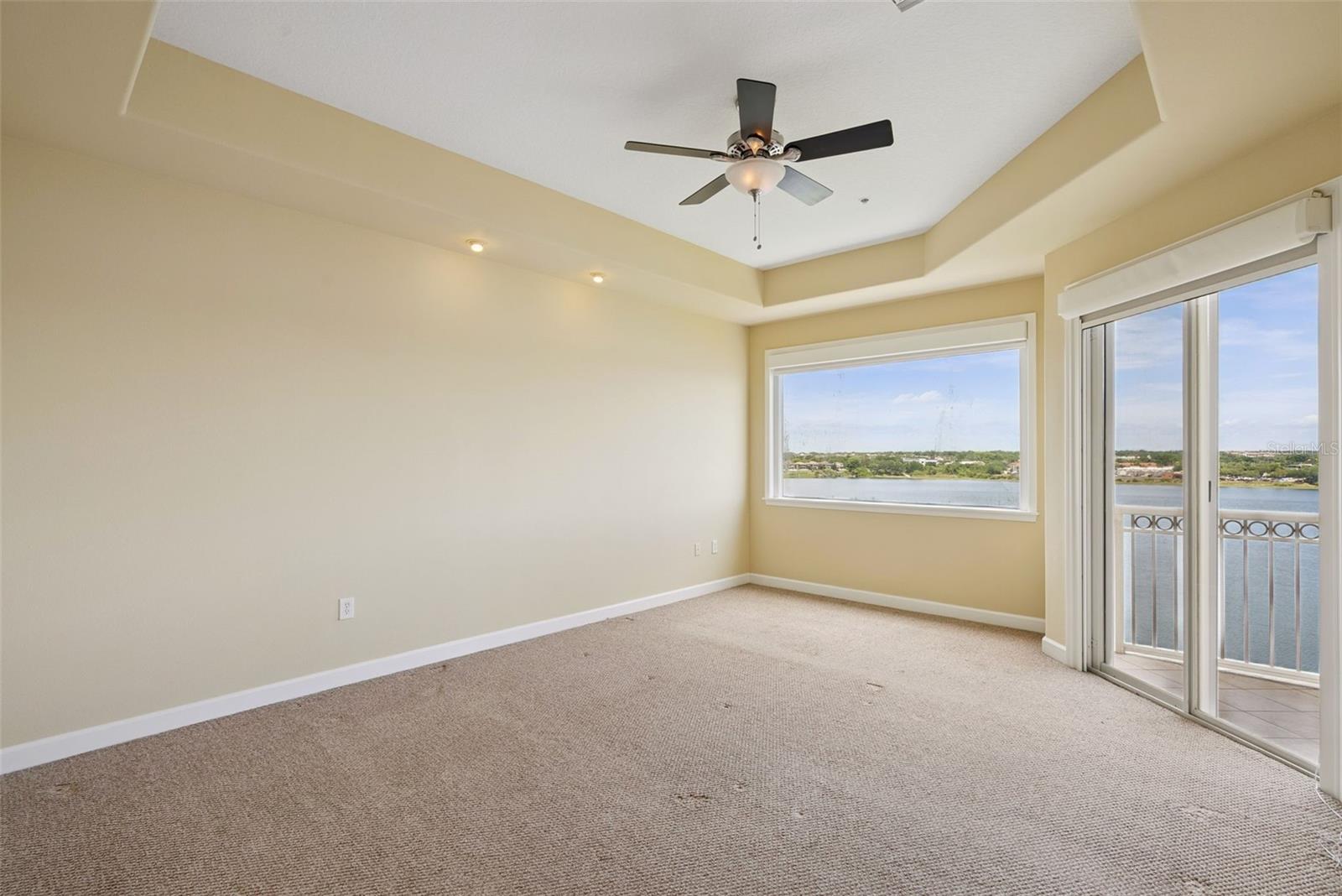 Listing photo id 22 for 8743 The Esplanade  34