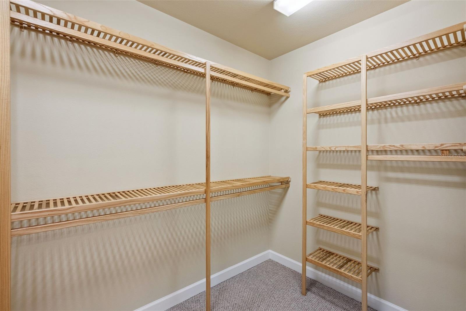 Listing photo id 26 for 8743 The Esplanade  34