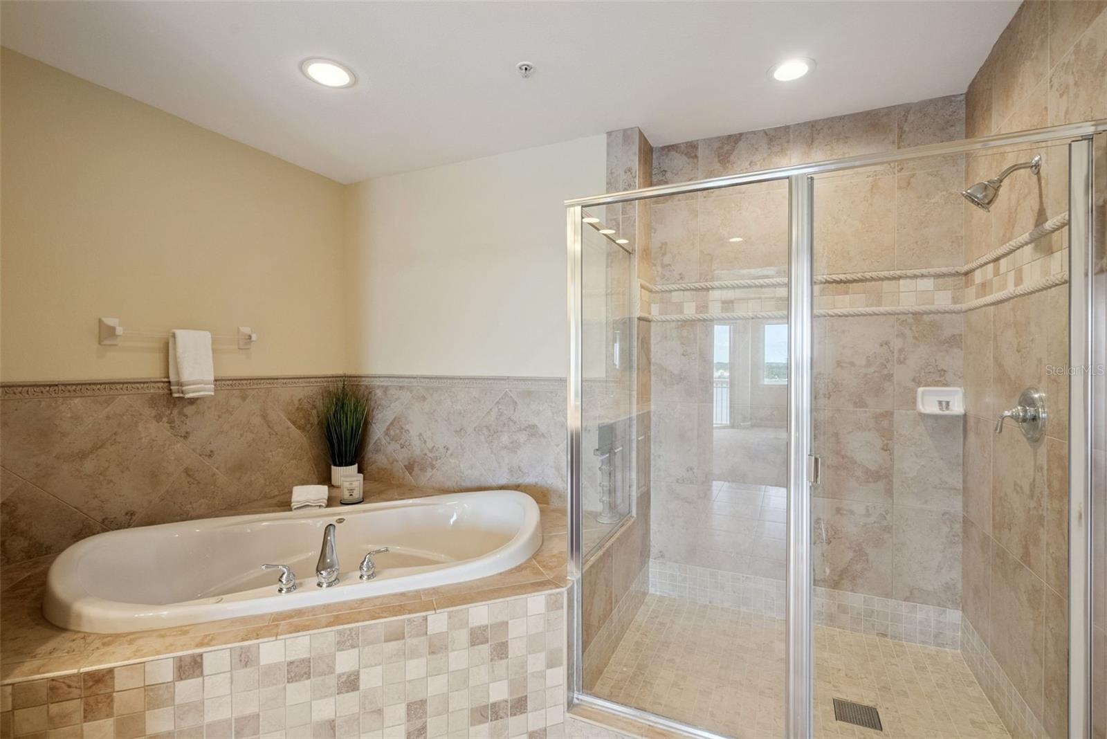 Listing photo id 28 for 8743 The Esplanade  34