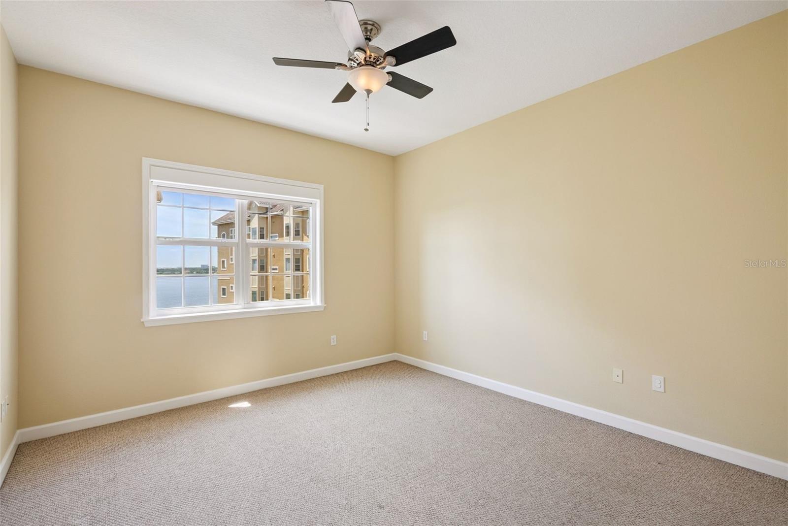 Listing photo id 31 for 8743 The Esplanade  34
