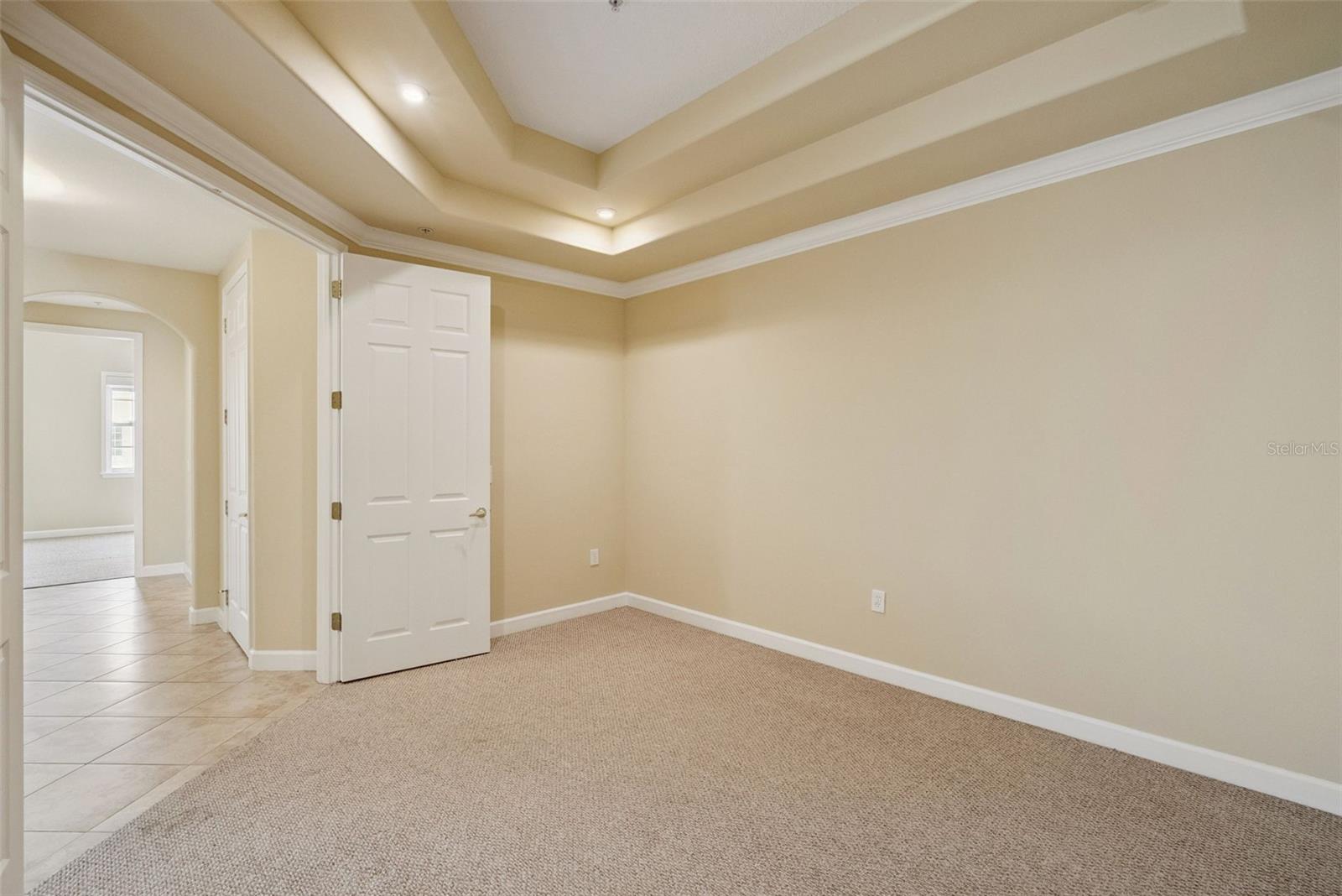 Listing photo id 33 for 8743 The Esplanade  34