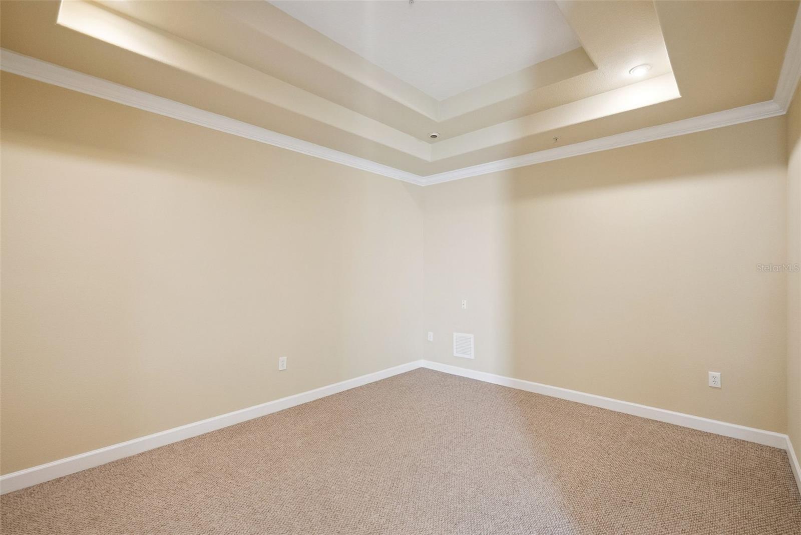 Listing photo id 34 for 8743 The Esplanade  34