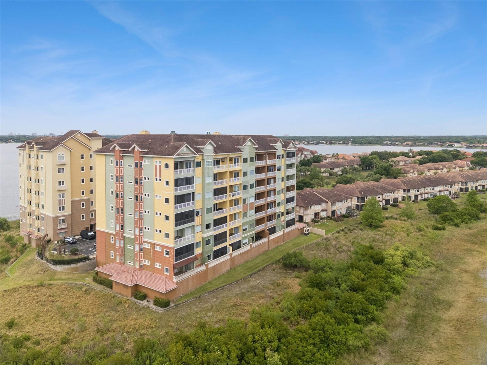 Listing photo id 42 for 8743 The Esplanade  34