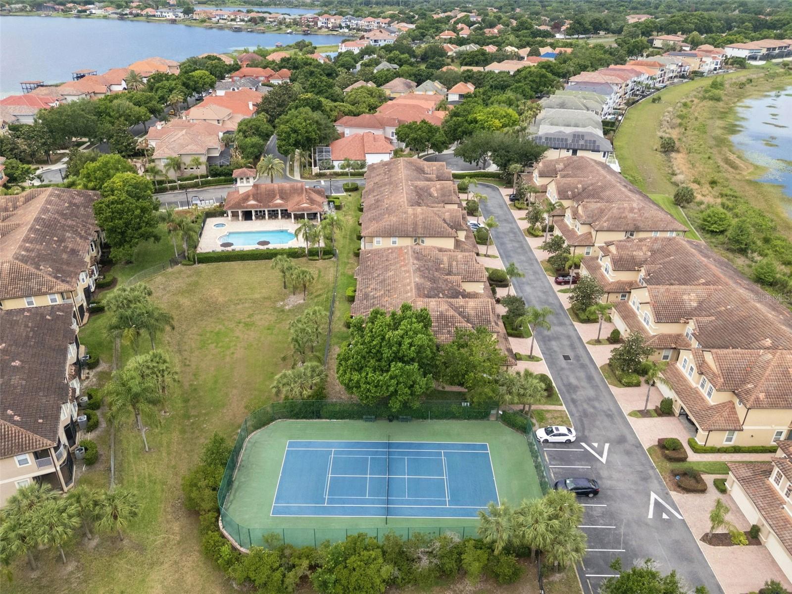 Listing photo id 48 for 8743 The Esplanade  34