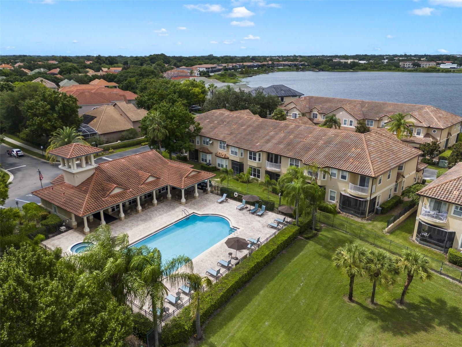 Listing photo id 52 for 8743 The Esplanade  34