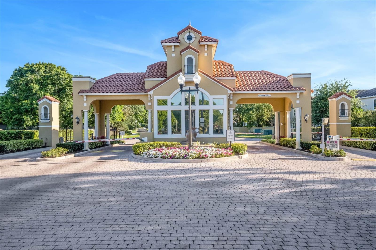 Listing photo id 54 for 8743 The Esplanade  34