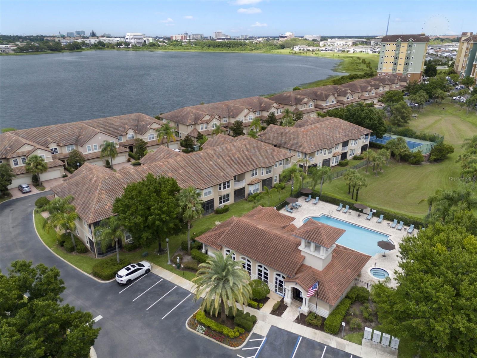Listing photo id 60 for 8743 The Esplanade  34