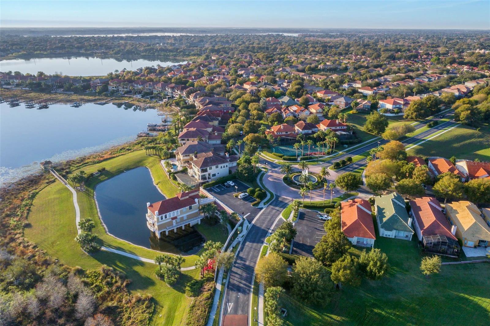 Listing photo id 61 for 8743 The Esplanade  34