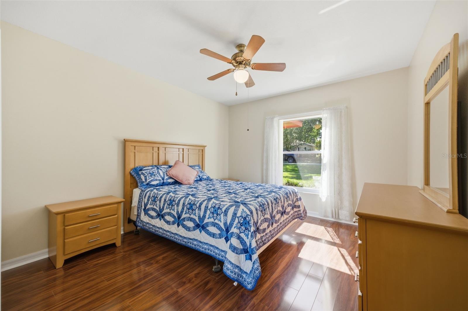 Listing photo id 19 for 4263 Stafford Drive