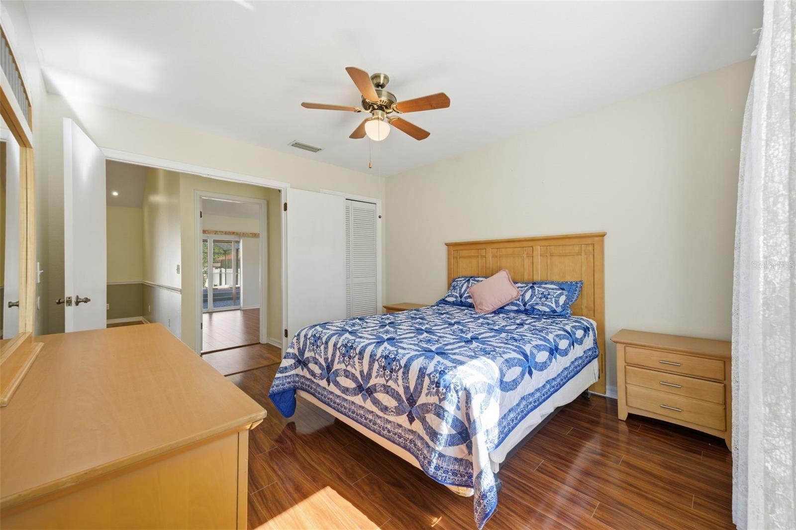 Listing photo id 20 for 4263 Stafford Drive