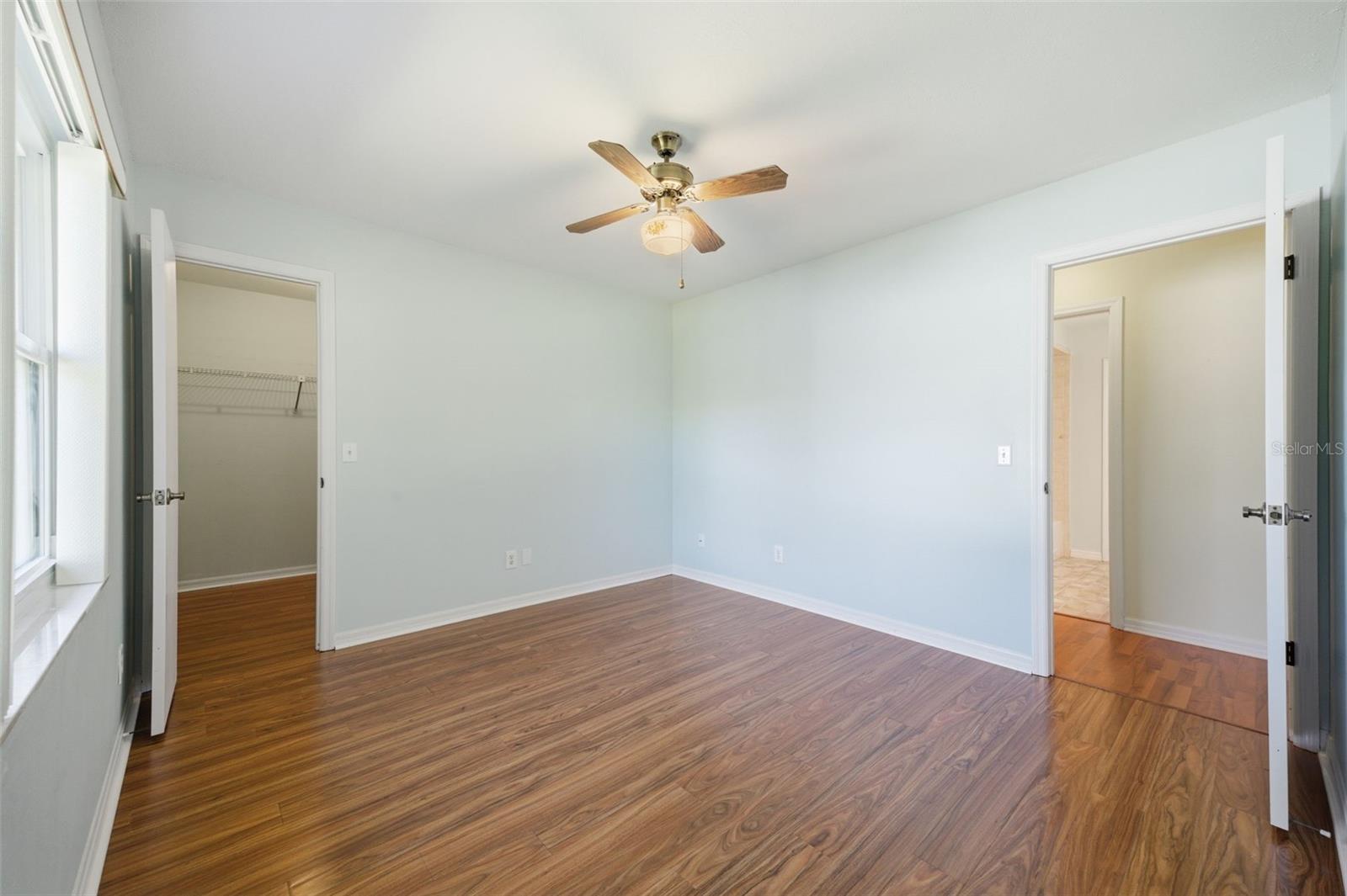 Listing photo id 24 for 4263 Stafford Drive
