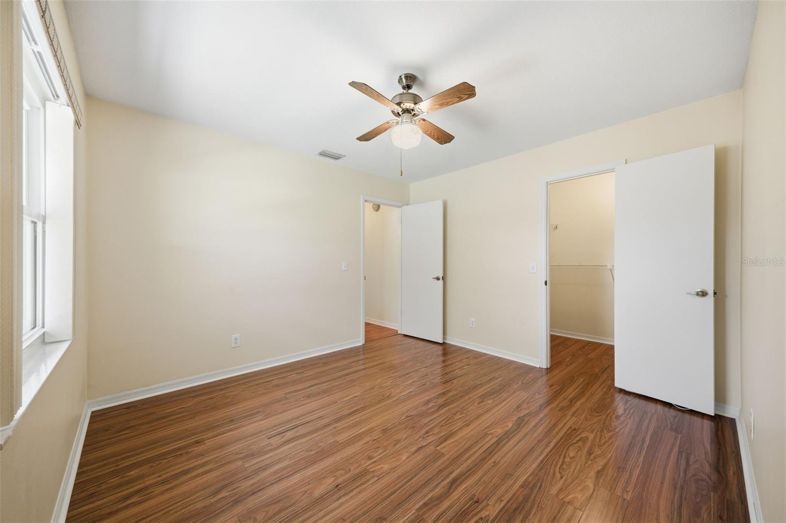 Listing photo id 26 for 4263 Stafford Drive