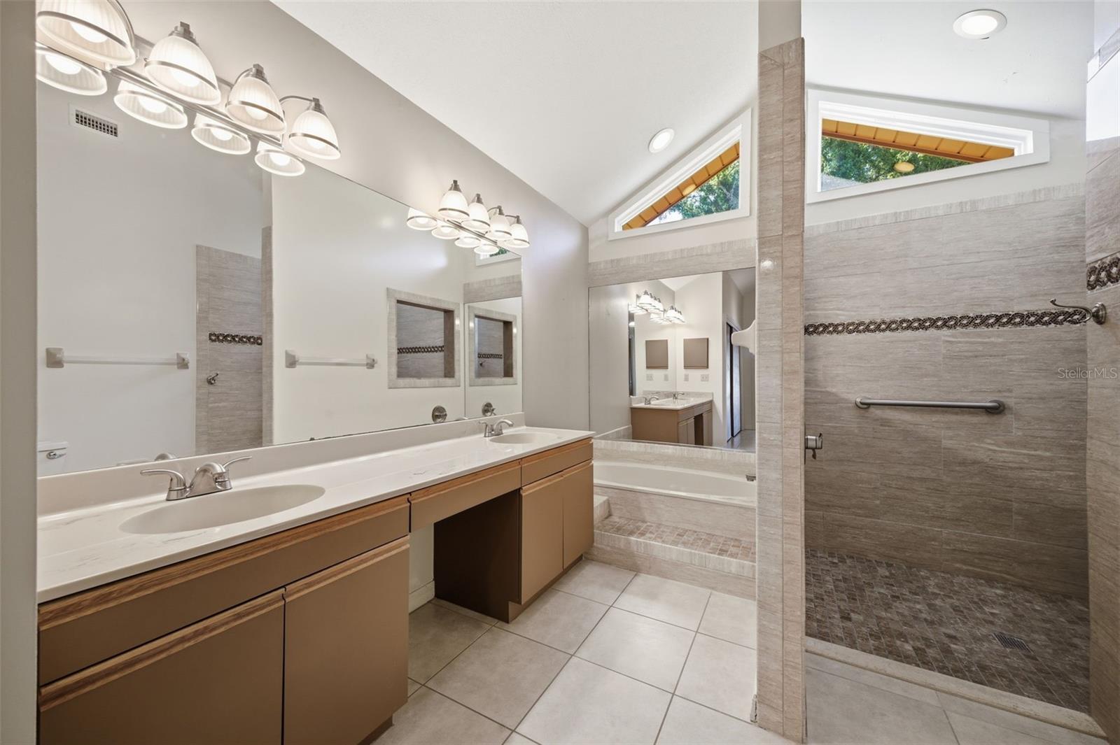 Listing photo id 30 for 4263 Stafford Drive