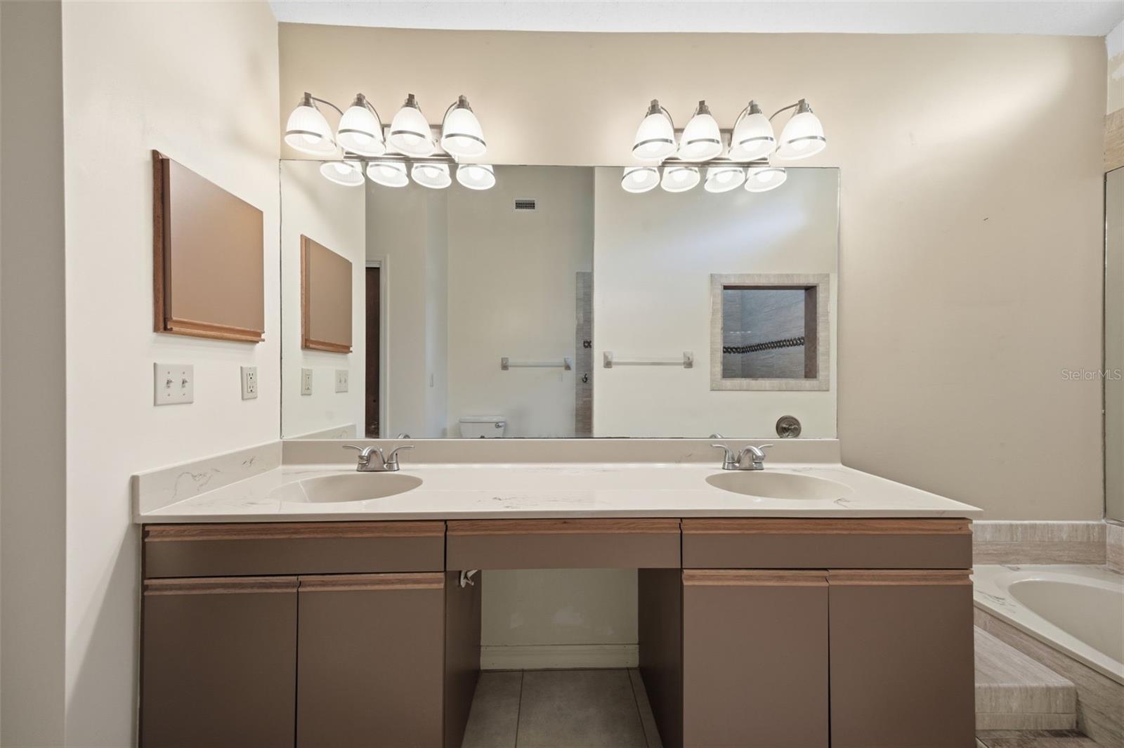 Listing photo id 31 for 4263 Stafford Drive