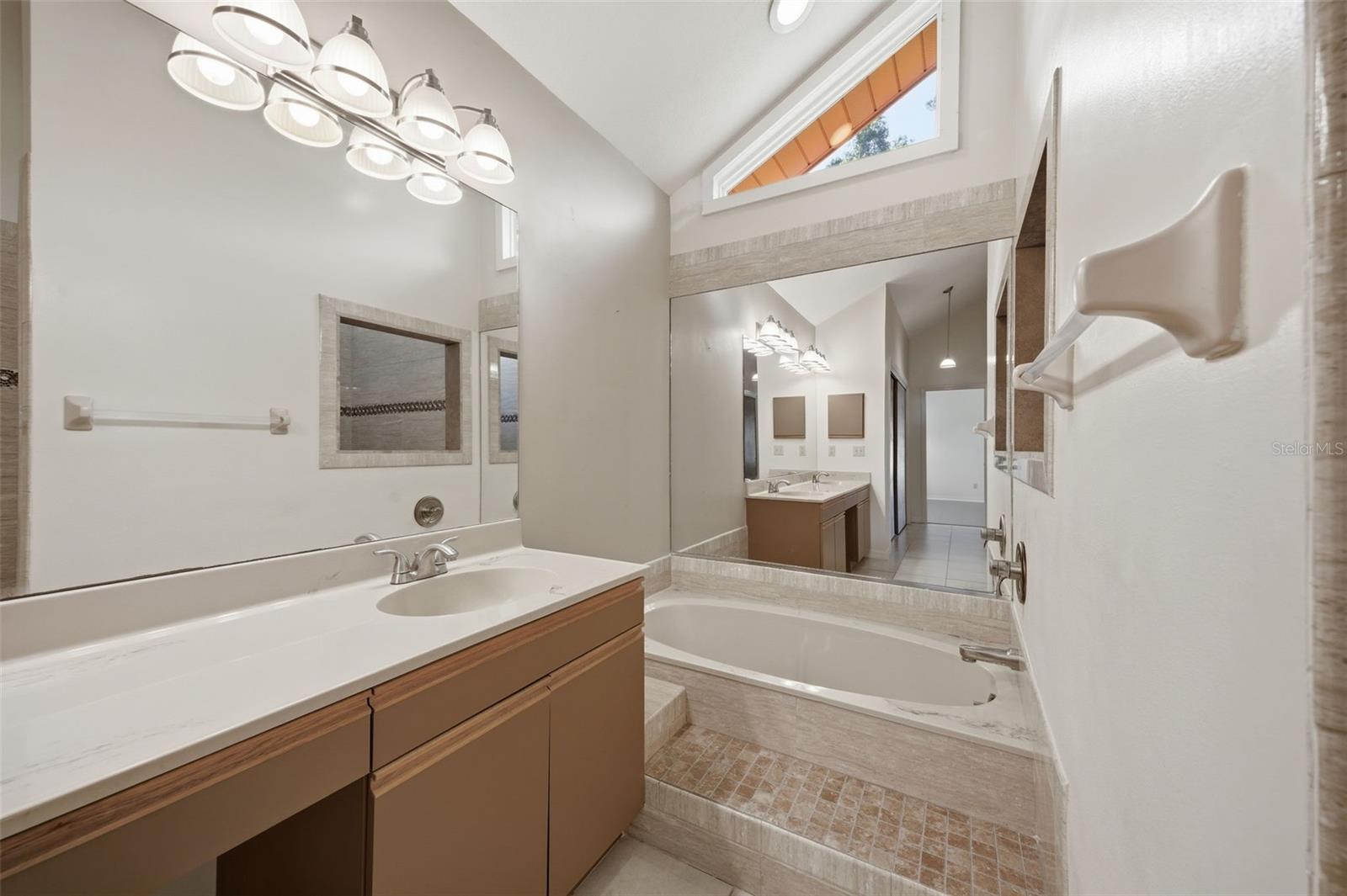Listing photo id 32 for 4263 Stafford Drive