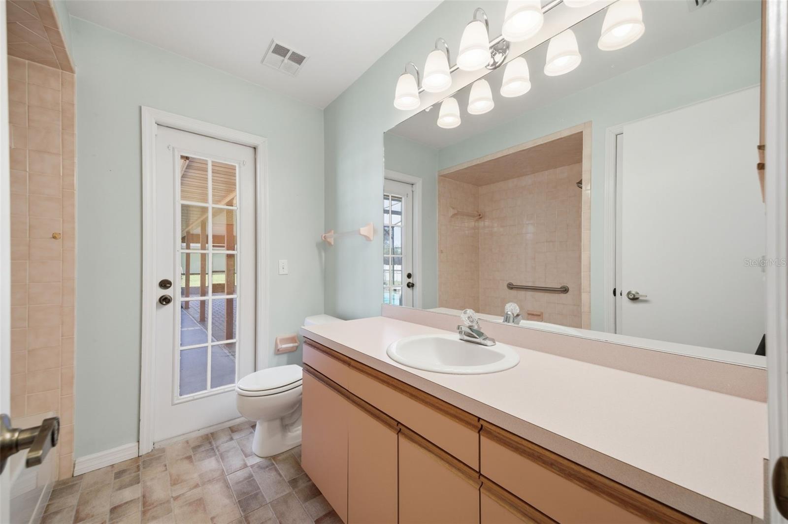 Listing photo id 34 for 4263 Stafford Drive