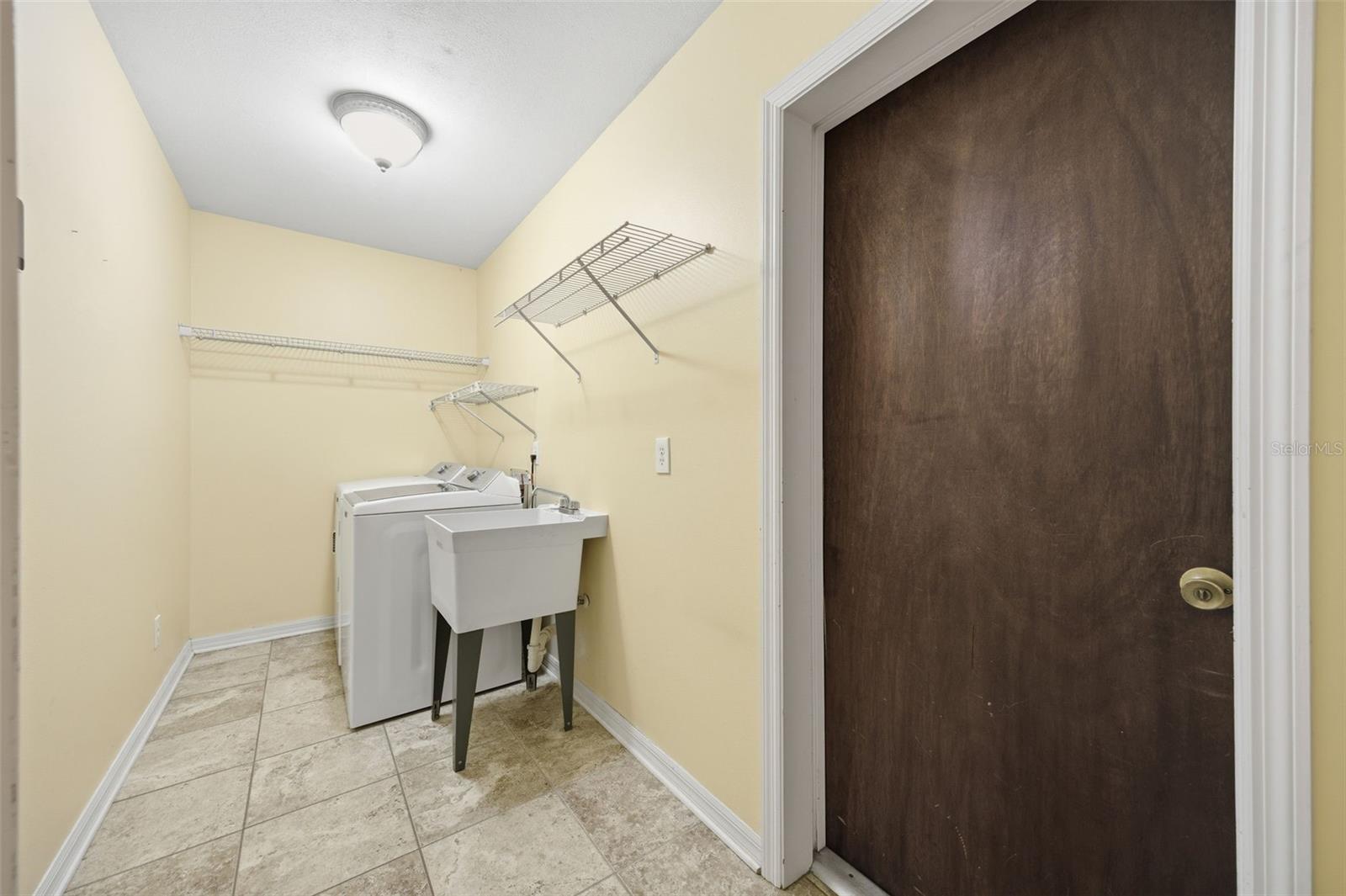 Listing photo id 36 for 4263 Stafford Drive