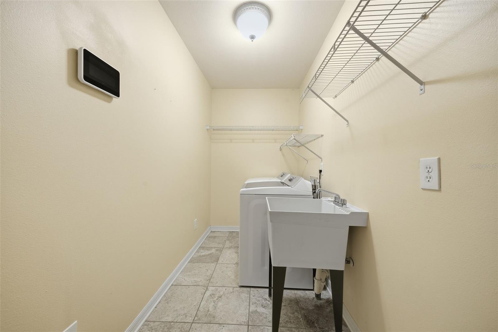Listing photo id 37 for 4263 Stafford Drive