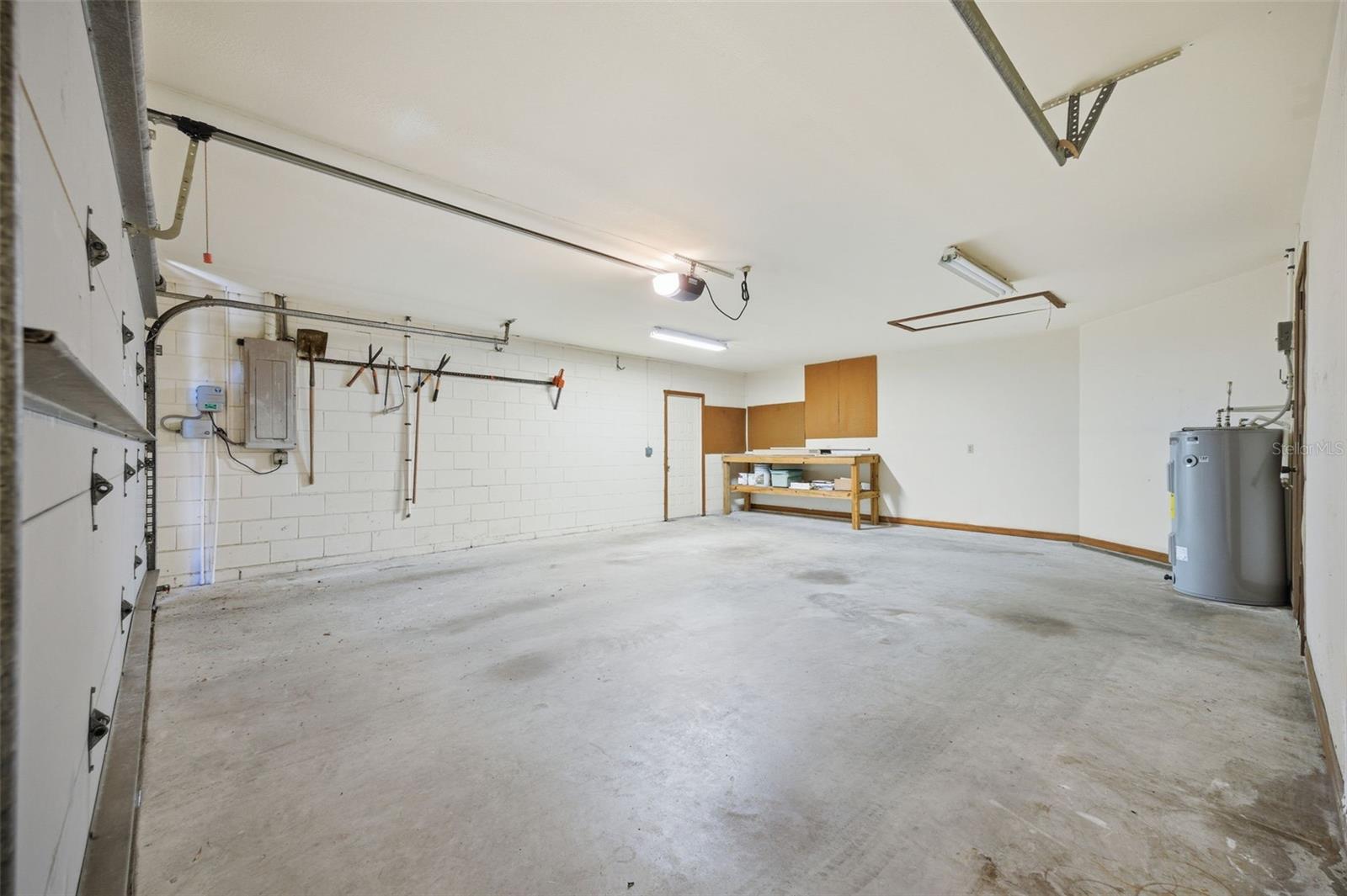 Listing photo id 38 for 4263 Stafford Drive