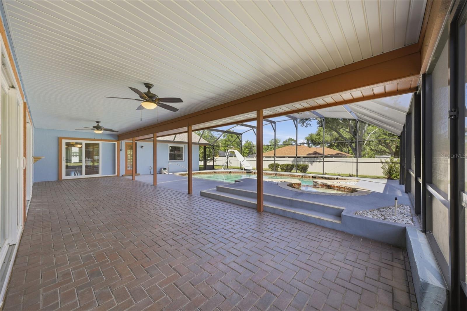 Listing photo id 39 for 4263 Stafford Drive