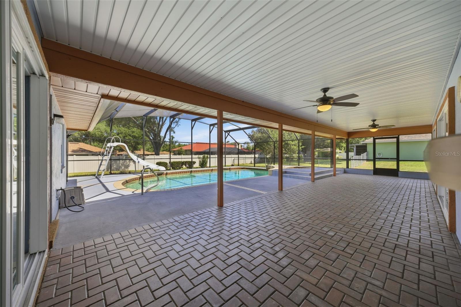 Listing photo id 41 for 4263 Stafford Drive