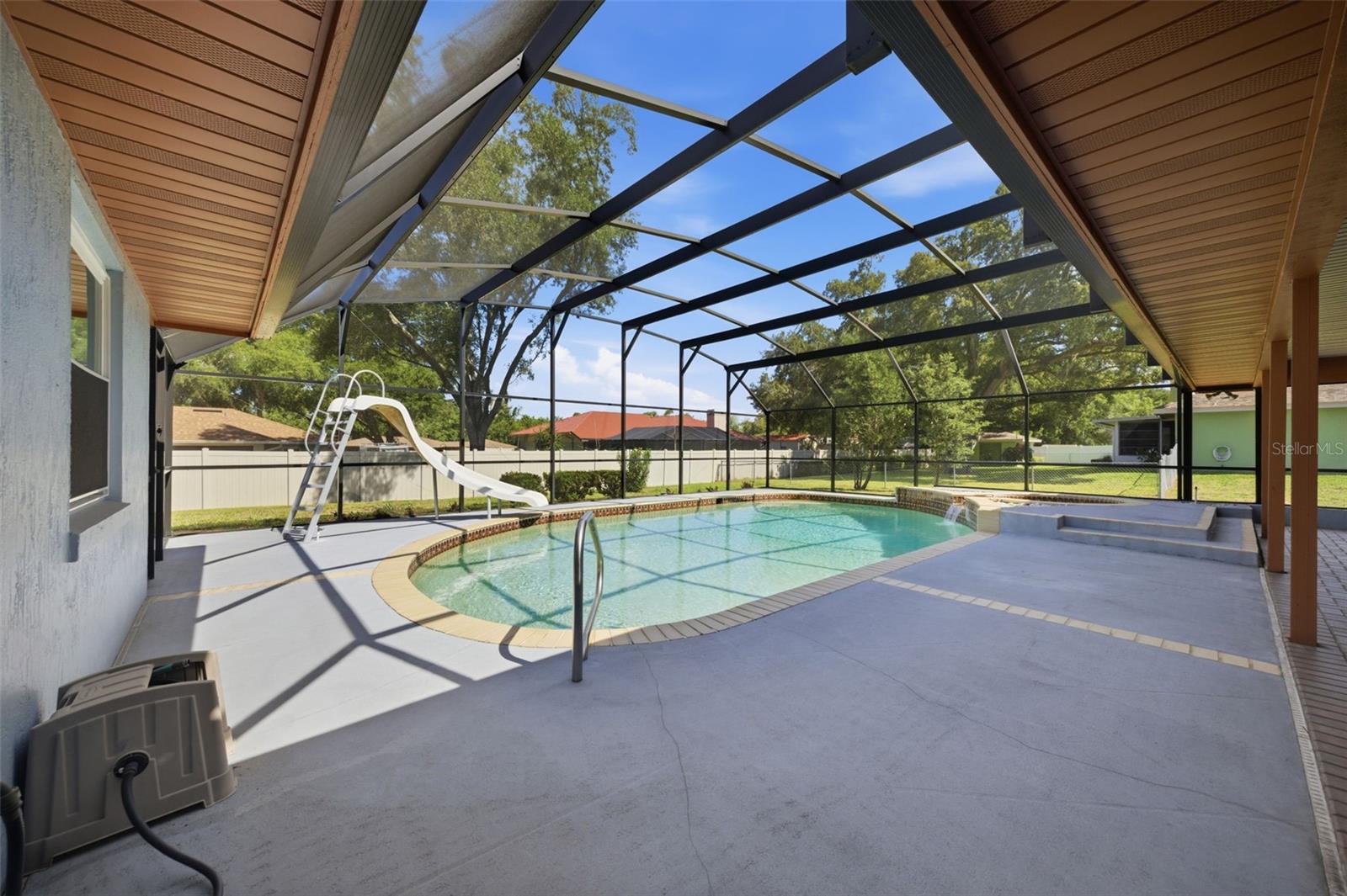Listing photo id 42 for 4263 Stafford Drive