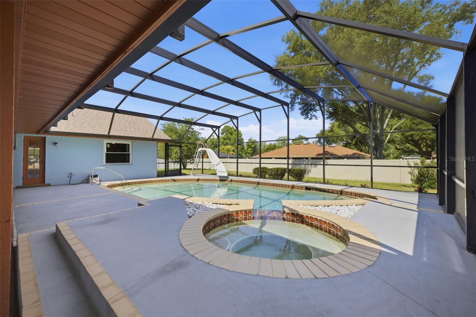 Listing photo id 43 for 4263 Stafford Drive
