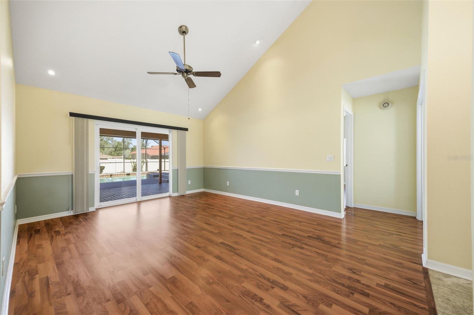 Listing photo id 6 for 4263 Stafford Drive