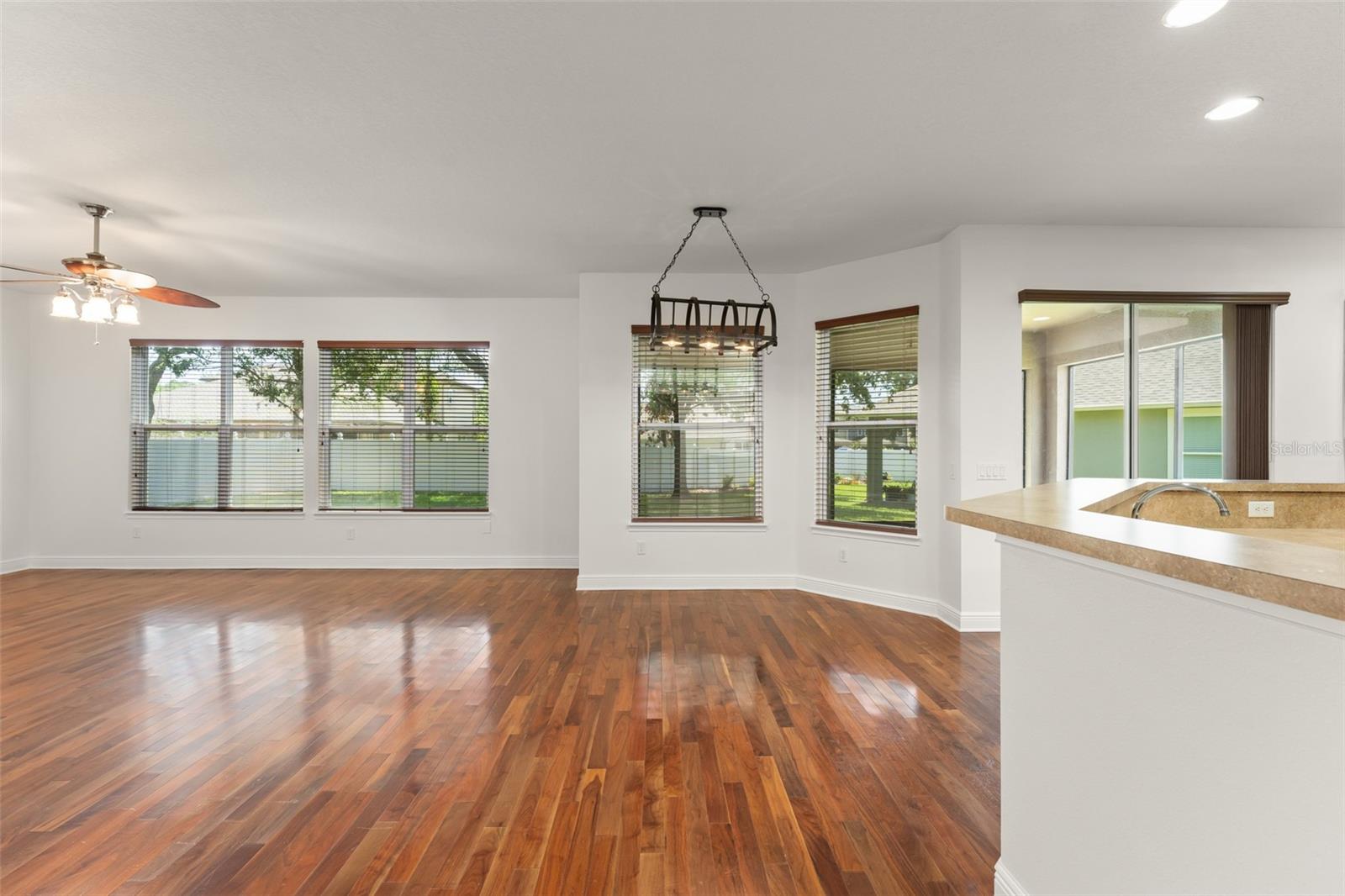 Image 15 of 59 For 13544 Riggs Way