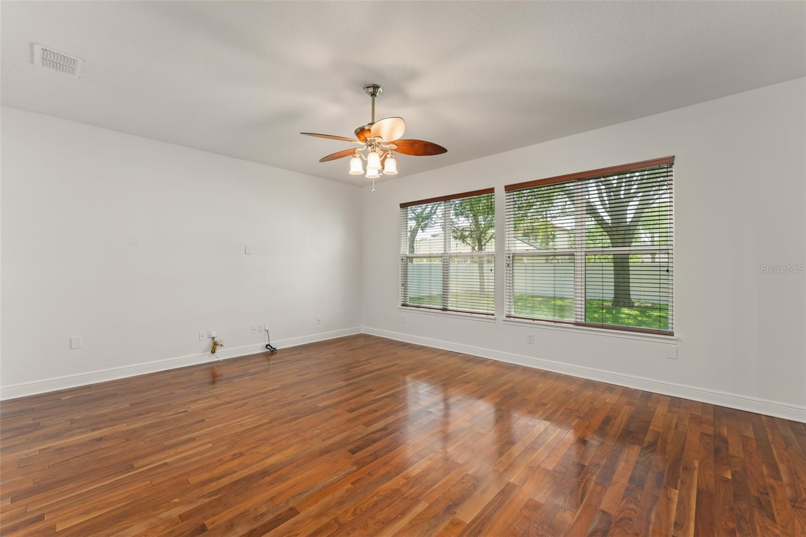 Image 19 of 59 For 13544 Riggs Way