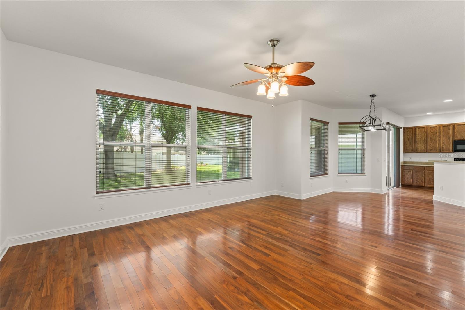 Image 20 of 59 For 13544 Riggs Way