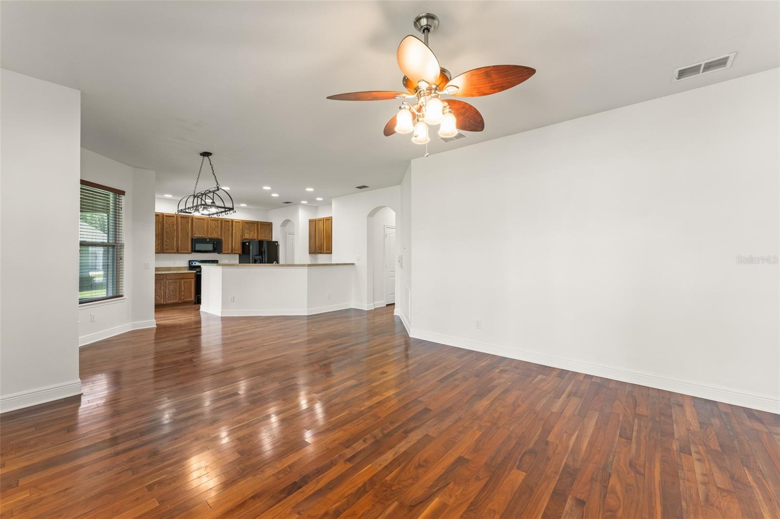 Image 21 of 59 For 13544 Riggs Way