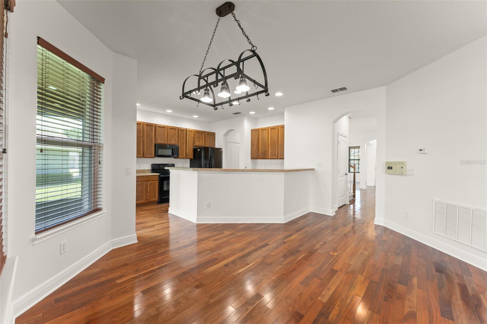 Image 22 of 59 For 13544 Riggs Way