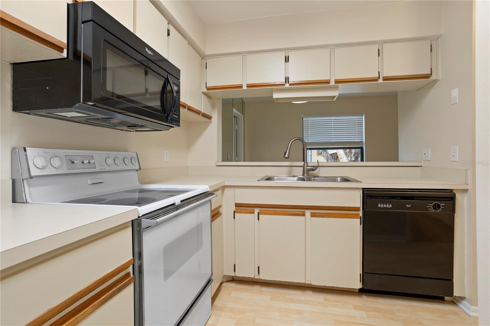 Image 11 of 31 For 3130 Semoran Boulevard 307