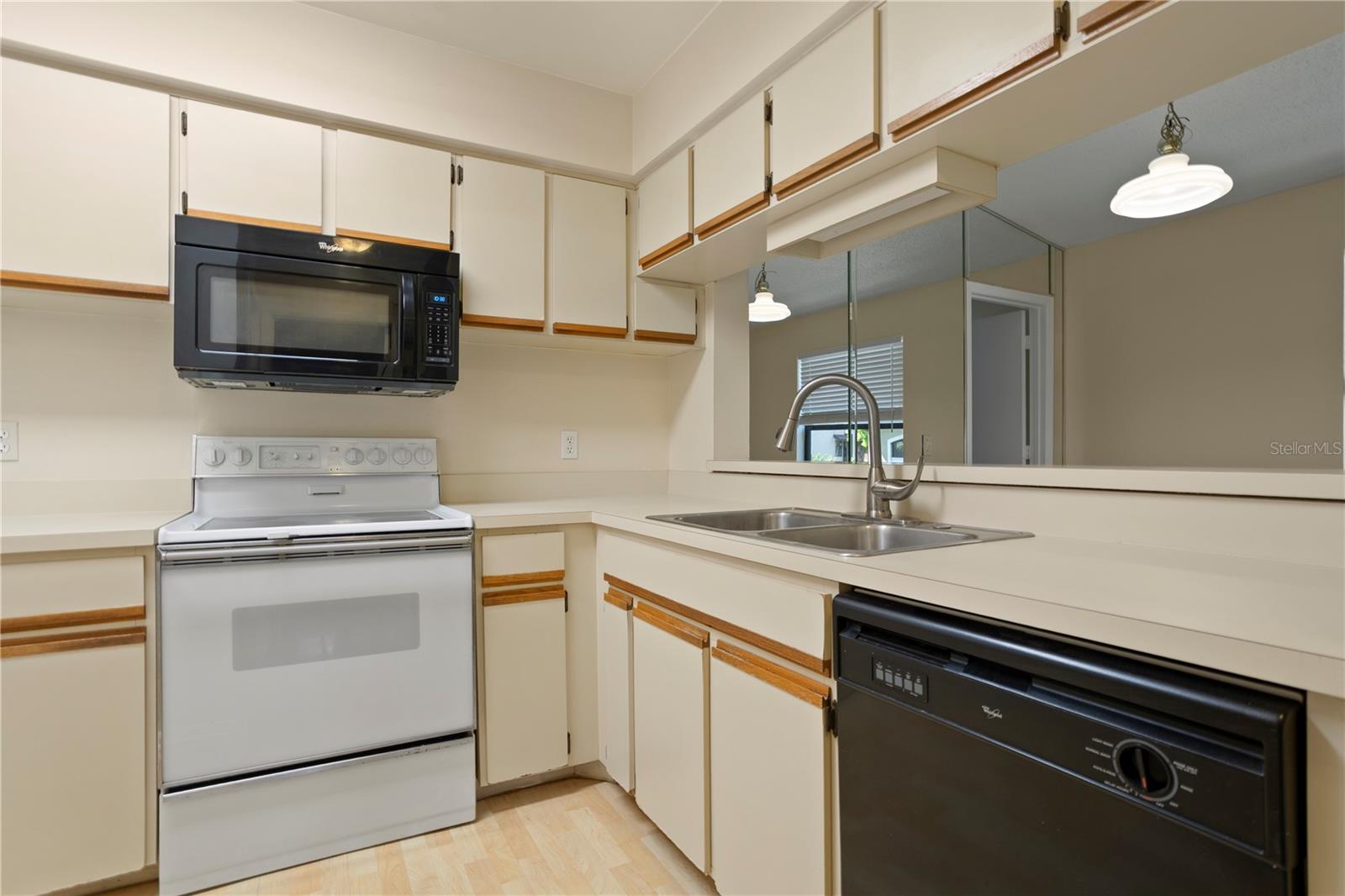 Image 12 of 31 For 3130 Semoran Boulevard 307
