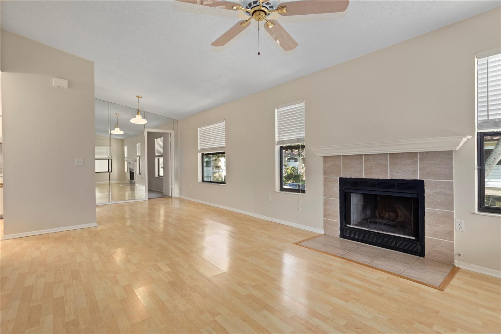 Image 5 of 31 For 3130 Semoran Boulevard 307