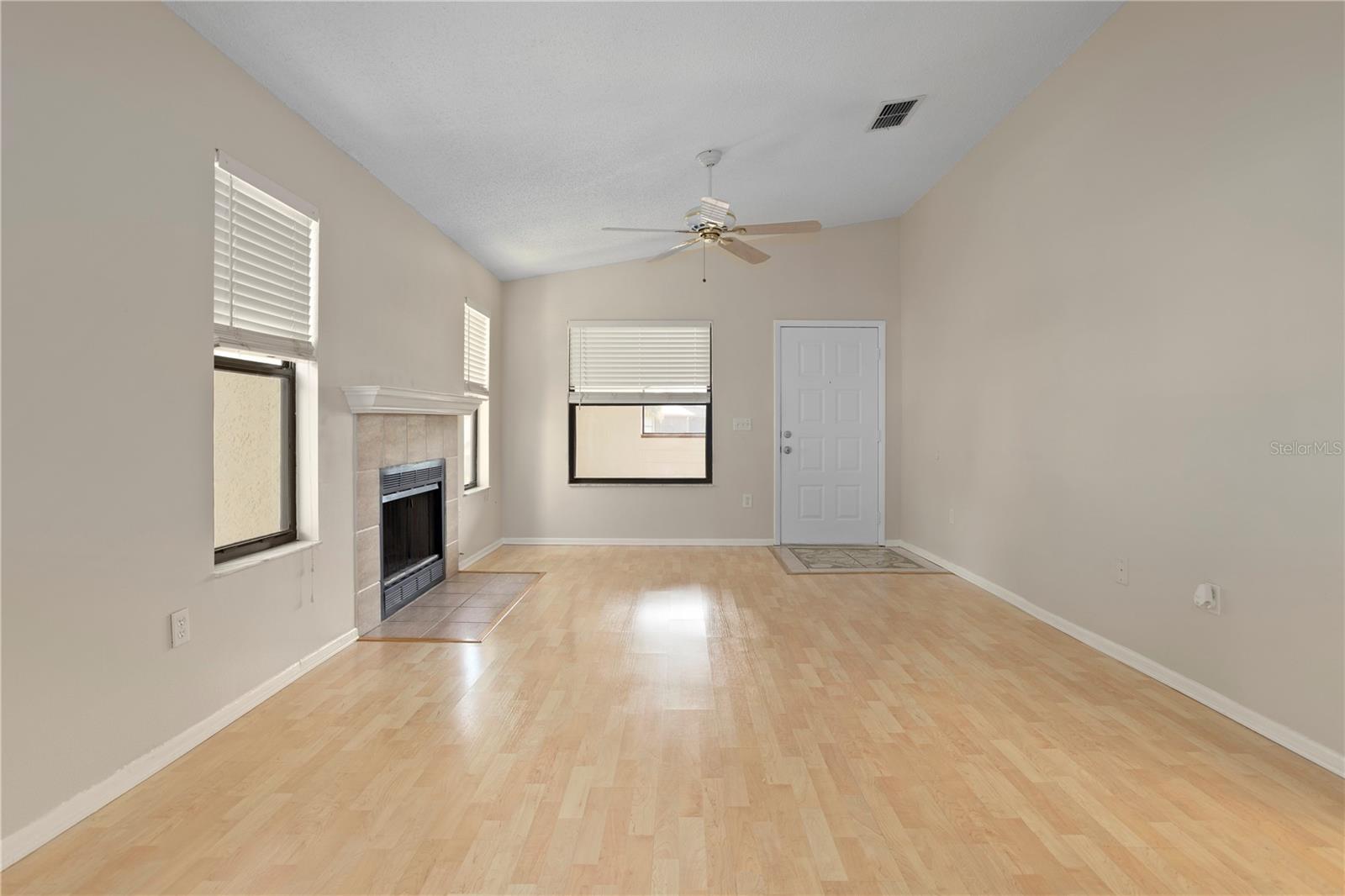 Image 7 of 31 For 3130 Semoran Boulevard 307