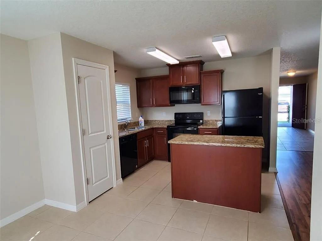 Image 6 of 11 For 4567 Barbuda Drive