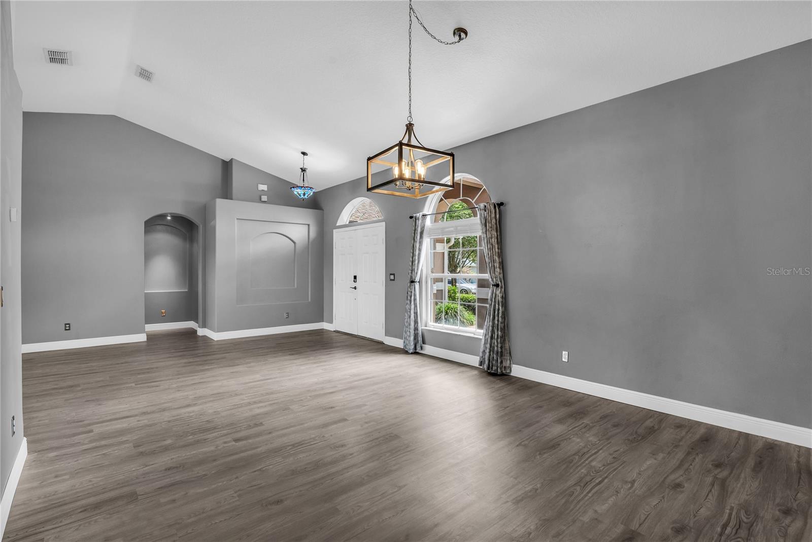 Image 11 of 37 For 2466 Holly Berry Circle