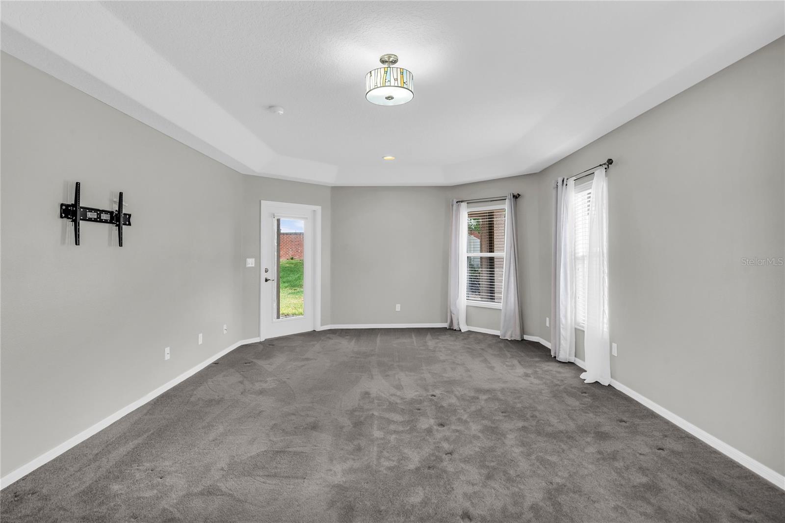 Image 18 of 37 For 2466 Holly Berry Circle