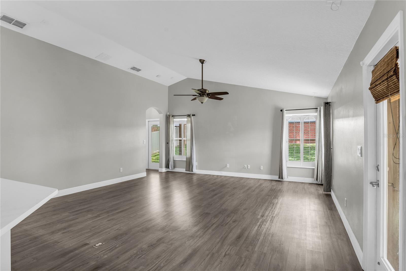 Image 8 of 37 For 2466 Holly Berry Circle