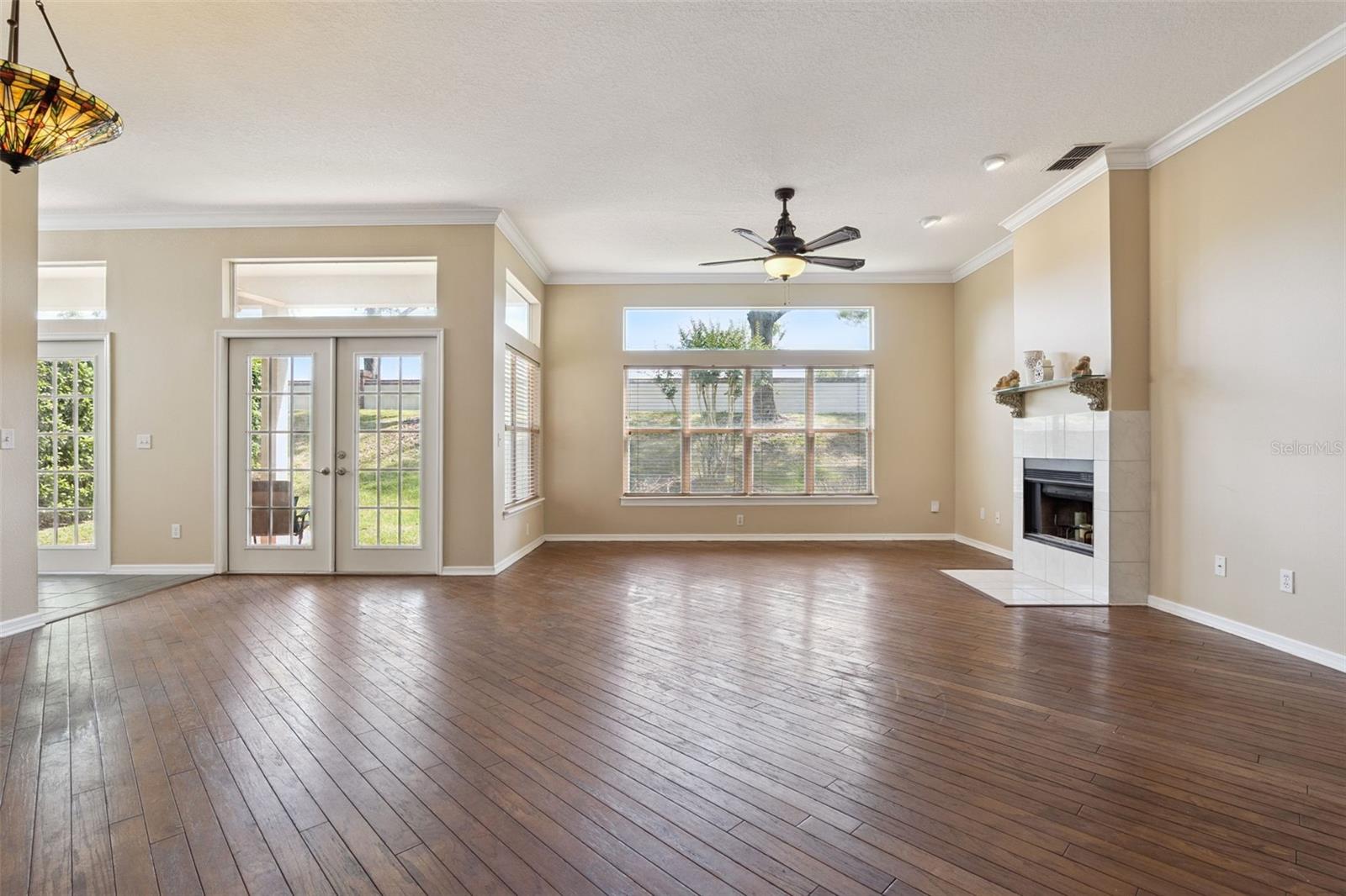 Image 10 of 40 For 204 Wimbledon Circle
