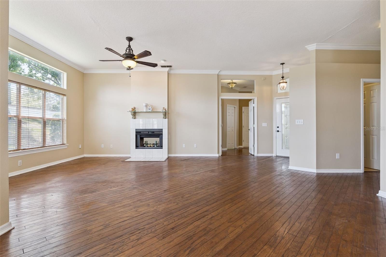 Image 11 of 40 For 204 Wimbledon Circle
