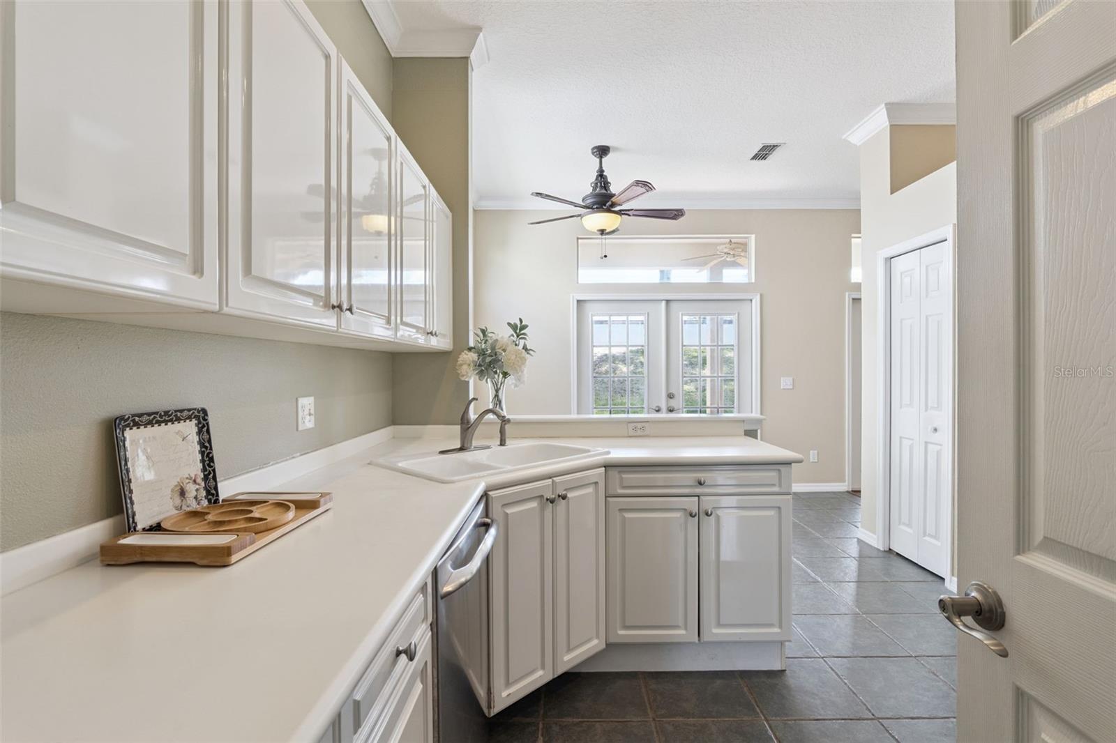 Image 13 of 40 For 204 Wimbledon Circle